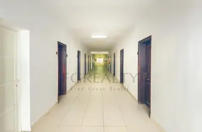 سكن عمال - استوديو - 8 حمامات للايجار في المنطقة الصناعية 1 - المنطقة الصناعية - الدوحة