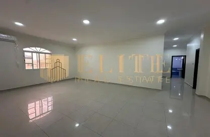 Apartment - 2 Bedrooms - 2 Bathrooms for rent in Al Sadd Road - Al Sadd - Doha