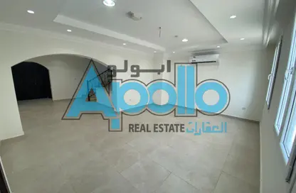 فيلا - 5 غرف نوم - 6 حمامات للايجار في الوعب - الوعب - الدوحة