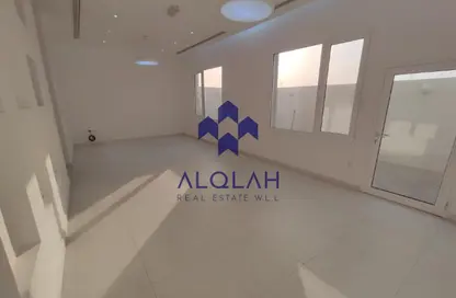 Villa - 4 Bedrooms - 5 Bathrooms for rent in Al Kheesa - Al Kheesa - Umm Salal Mohammed