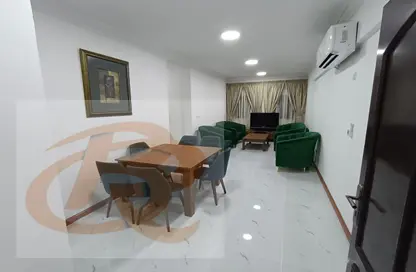 صورة لـ غرفة المعيشة / غرفة الطعام شقة - 3 غرف نوم - 3 حمامات للايجار في شارع نجمه - نجمة - الدوحة ، صورة رقم 1