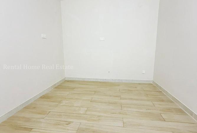 998961 - Property Image 2