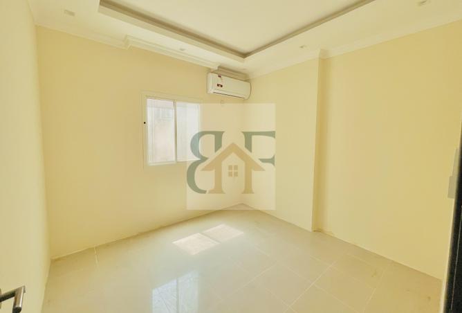 933469 - Property Image 2