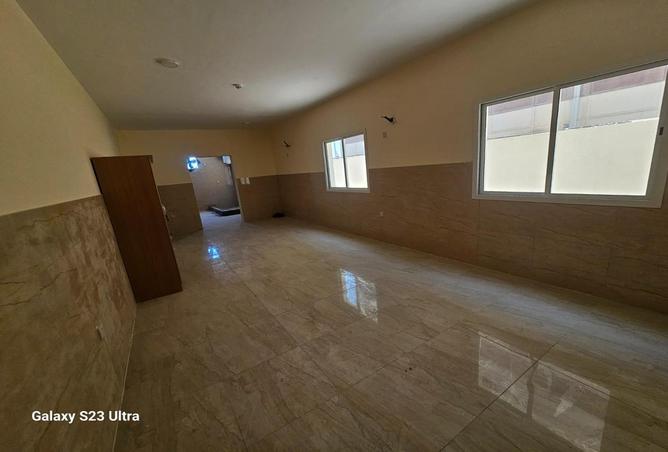 967984 - Property Image 2