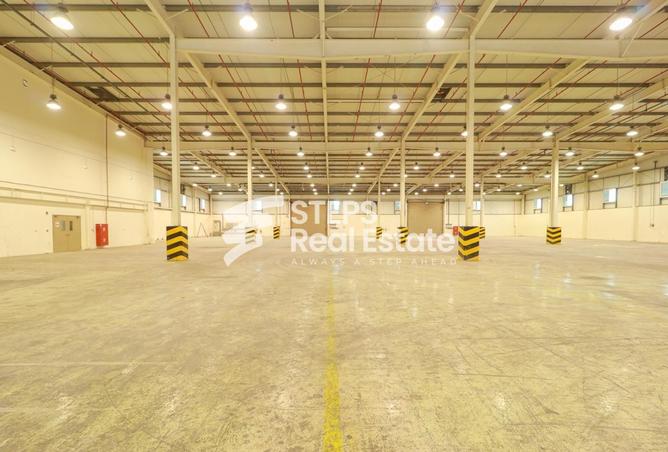 Warehouse - Studio for rent in Industrial Area 4 - Industrial Area - Industrial Area - Doha