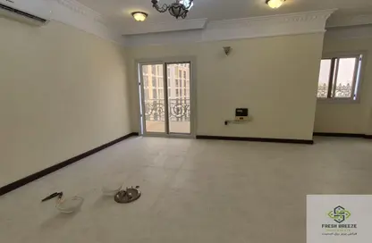Apartment - 3 Bedrooms - 3 Bathrooms for rent in Anas Street - Fereej Bin Mahmoud North - Fereej Bin Mahmoud - Doha
