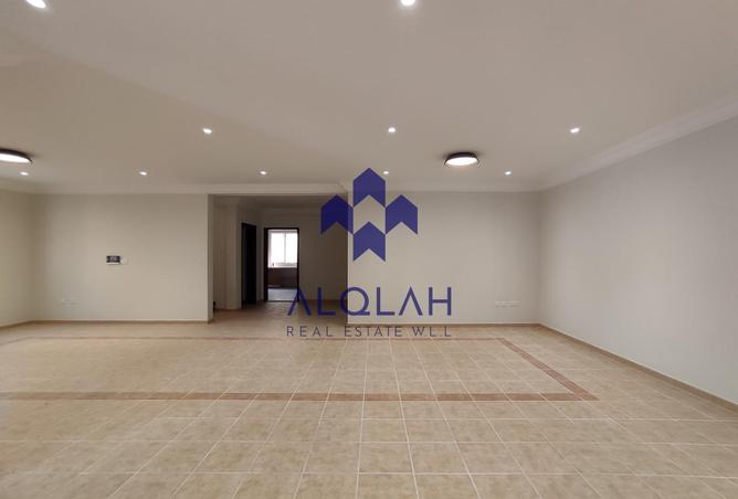 941786 - Property Image 2