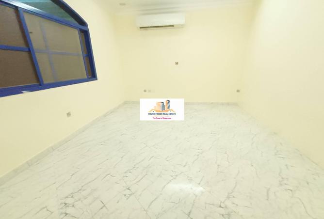 983752 - Property Image 2