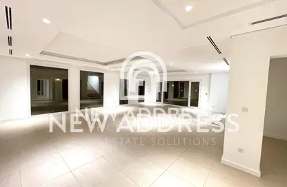 Villa - 4 Bedrooms - 5 Bathrooms for rent in West Bay - Doha