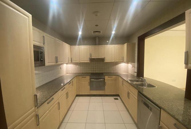 982747 - Property Image 3