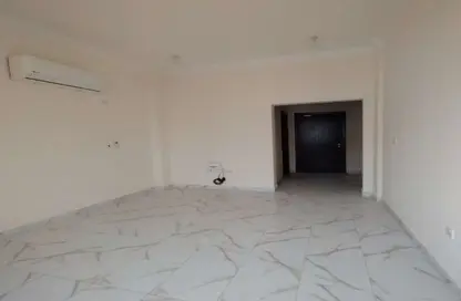Apartment - 2 Bedrooms - 2 Bathrooms for rent in Bin Omran 35 - Fereej Bin Omran - Doha