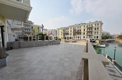 Apartment - 3 Bedrooms - 3 Bathrooms for rent in Carnaval - Qanat Quartier - The Pearl Island - Doha
