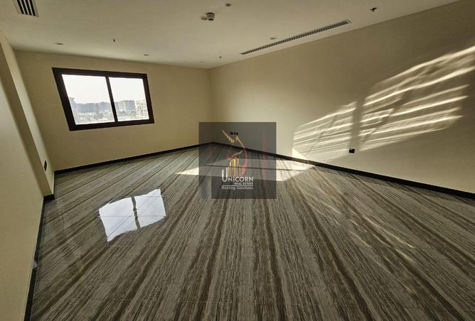 988586 - Property Image 2