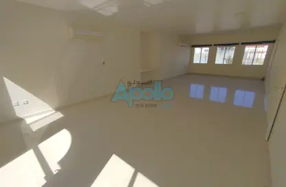 فيلا - 4 غرف نوم - 5 حمامات للايجار في ٣٥ ويست باي - الخليج الغربي - الدوحة