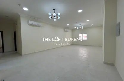 Apartment - 3 Bedrooms - 2 Bathrooms for rent in Al Mansoura - Al Mansoura - Doha