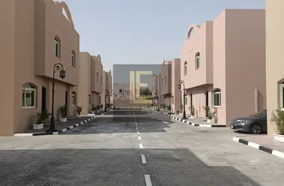 فيلا - 3 غرف نوم - 4 حمامات للايجار في عين خالد - الدوحة