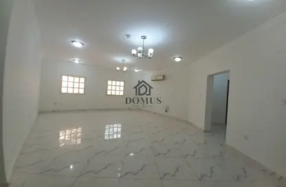 Apartment - 2 Bedrooms - 2 Bathrooms for rent in Thabit Bin Zaid Street - Al Mansoura - Doha