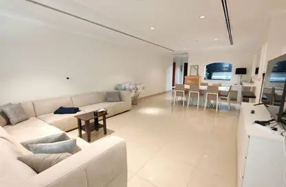 Apartment - Studio - 1 Bathroom for rent in Tuscan Tower - Porto Arabia - The Pearl Island - Doha