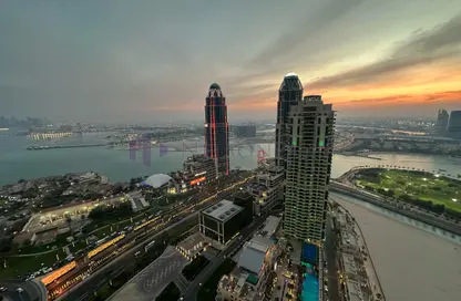 Apartment - 3 Bedrooms - 5 Bathrooms for rent in The Pearl Island - Doha