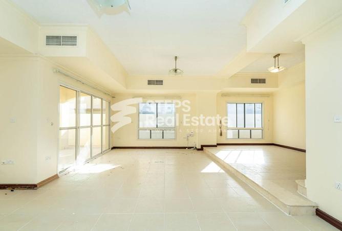 955523 - Property Image 3