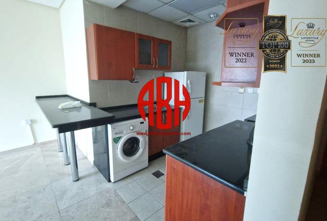 998932 - Property Image 2