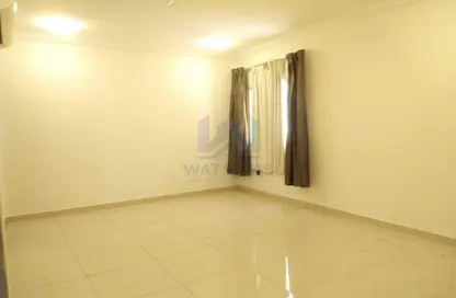 Empty Room image for: Apartment - 2 Bedrooms - 2 Bathrooms for rent in Al Tabari Street - Fereej Bin Omran - Doha, Image 1