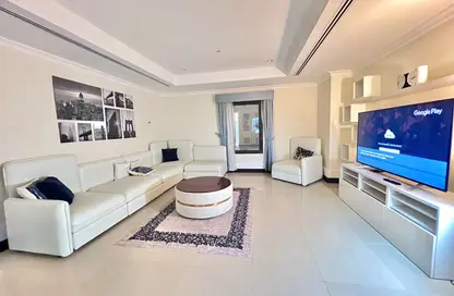 Apartment - 1 Bedroom - 2 Bathrooms for rent in East Porto Drive - Porto Arabia - The Pearl Island - Doha Apartment - 1 Bedroom - 2 Bathrooms for rent in East Porto Drive - Porto Arabia - The Pearl Island - Doha