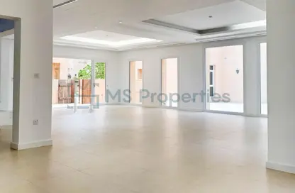 فيلا - 4 غرف نوم - 5 حمامات للايجار في فلل واست باي لاغون - وست باي لاجون - بحيرة وست لاجون - الدوحة