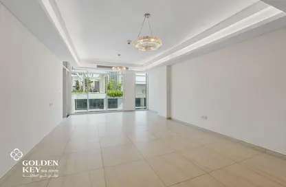 Apartment - 1 Bedroom - 2 Bathrooms for rent in Crystal Residence - The Pearl Island - Doha
