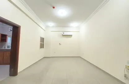 Apartment - 2 Bedrooms - 1 Bathroom for rent in Al Jazeera Street - Fereej Bin Mahmoud North - Fereej Bin Mahmoud - Doha