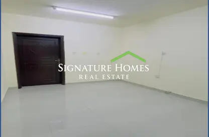 شقة - غرفة نوم - 1 حمام للايجار في غرب الهلال - الهلال - الدوحة