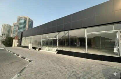 معرض - استوديو - 4 حمامات للايجار في شارع السد - السد - الدوحة