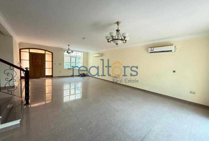 946844 - Property Image 2