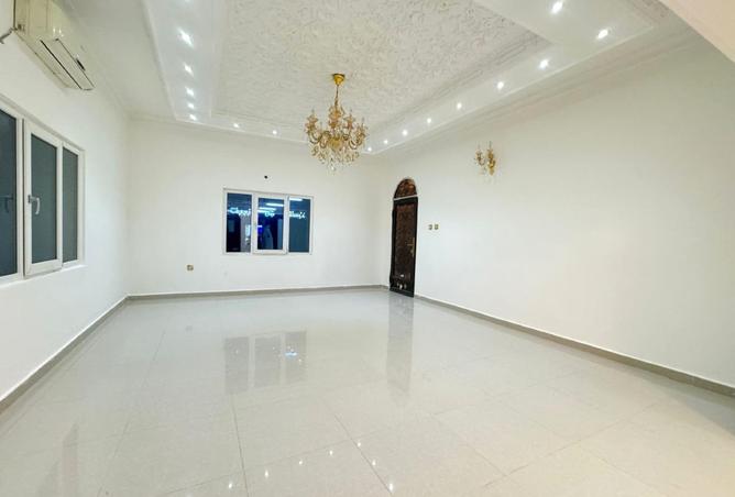 909604 - Property Image 3