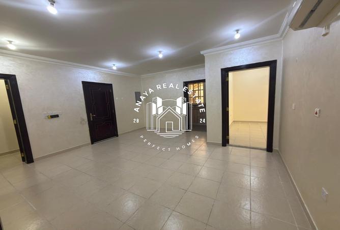 1004416 - Property Image 2