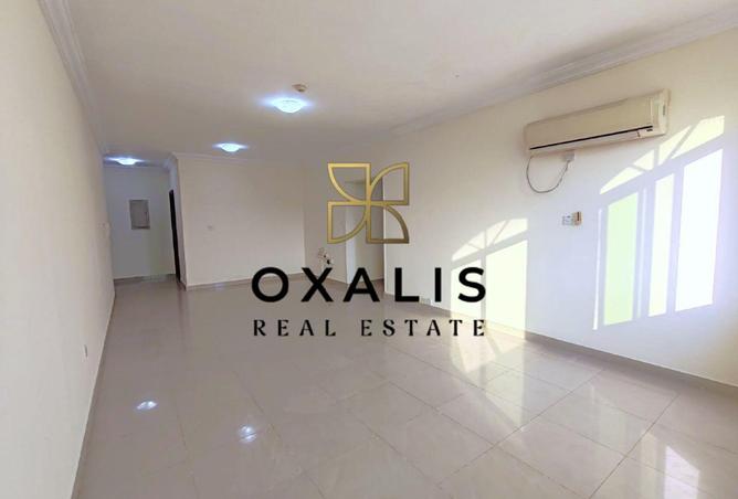 965645 - Property Image 2