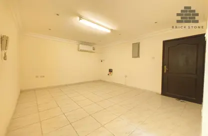 Apartment - 2 Bedrooms - 2 Bathrooms for rent in Muntazah 7 - Al Muntazah - Doha