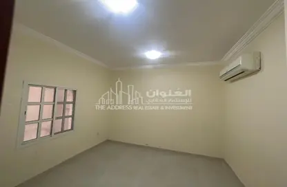 Apartment - 3 Bedrooms - 2 Bathrooms for rent in Muntazah 70 - Al Muntazah - Doha