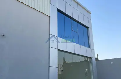 Shop - Studio - 4 Bathrooms for rent in East Industrial Street - Birkat Al Awamer - Al Wakra