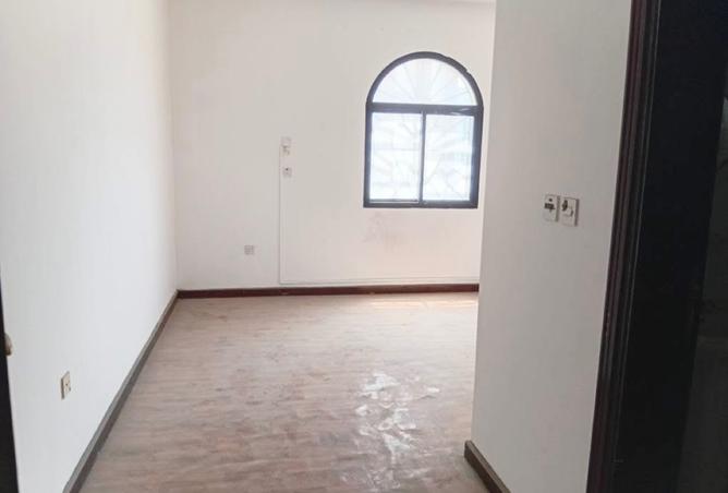 983177 - Property Image 2