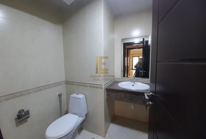 982891 - Property Image 3