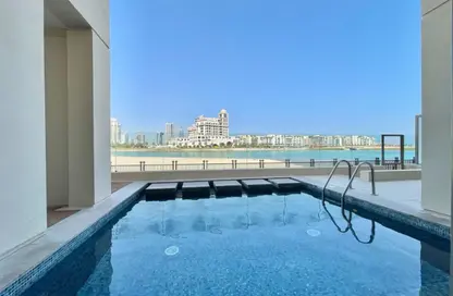 فيلا - 5 غرف نوم - 6 حمامات للايجار في ابراج باي - منطقة الأبراج - جزيرة اللؤلؤة - الدوحة