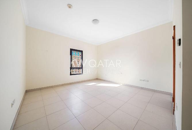 978969 - Property Image 3