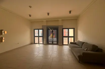 Apartment - 1 Bedroom - 2 Bathrooms for rent in Qanat Quartier - The Pearl Island - Doha