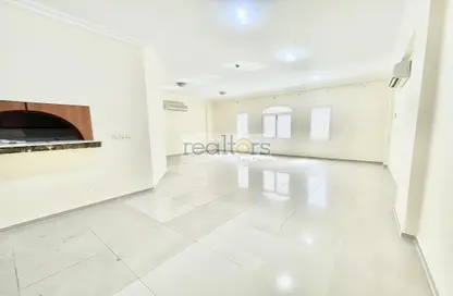 شقة - 2 غرف نوم - 3 حمامات للايجار في جنوب الدحيل - الدحيل - الدوحة