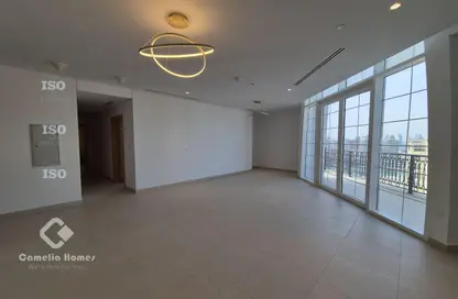 Penthouse - 3 Bedrooms - 5 Bathrooms for rent in Floresta Gardens - Floresta Gardens - The Pearl Island - Doha