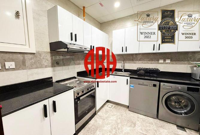 1000438 - Property Image 3