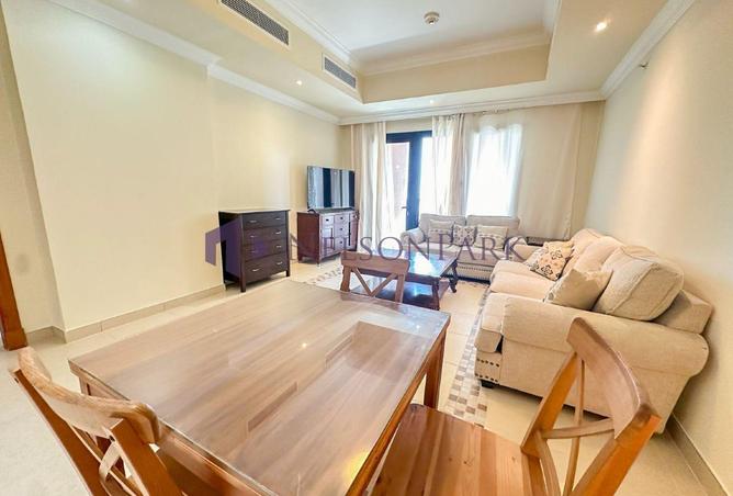 932243 - Property Image 2
