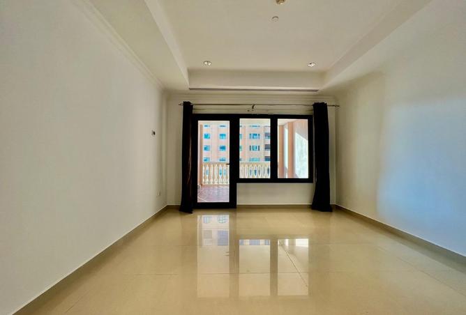 955267 - Property Image 3