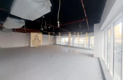 Shop - Studio - 4 Bathrooms for rent in Muntazah 13 - Al Muntazah - Doha